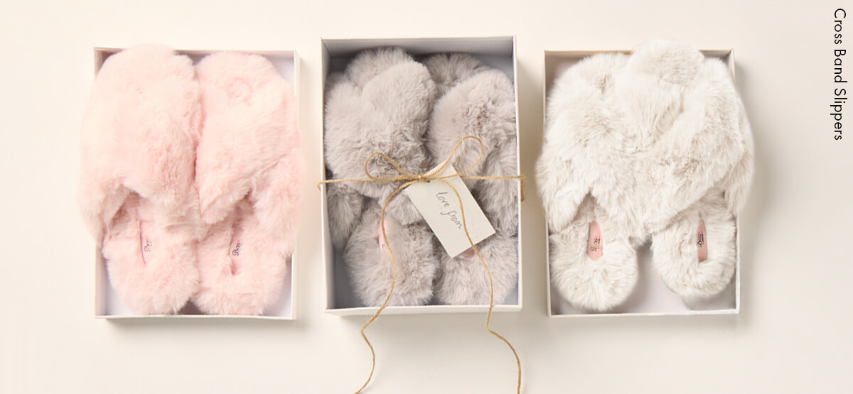 Cross band slider slippers
