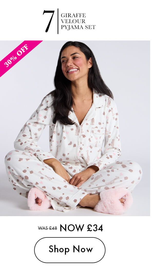 Giraffe velour pyjama set