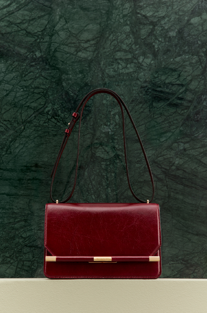 Crossbody bag in burgundy 