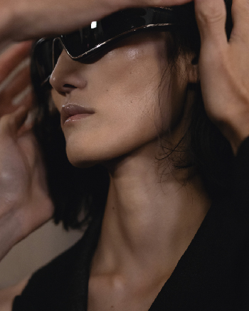 Women with sunglasses on 