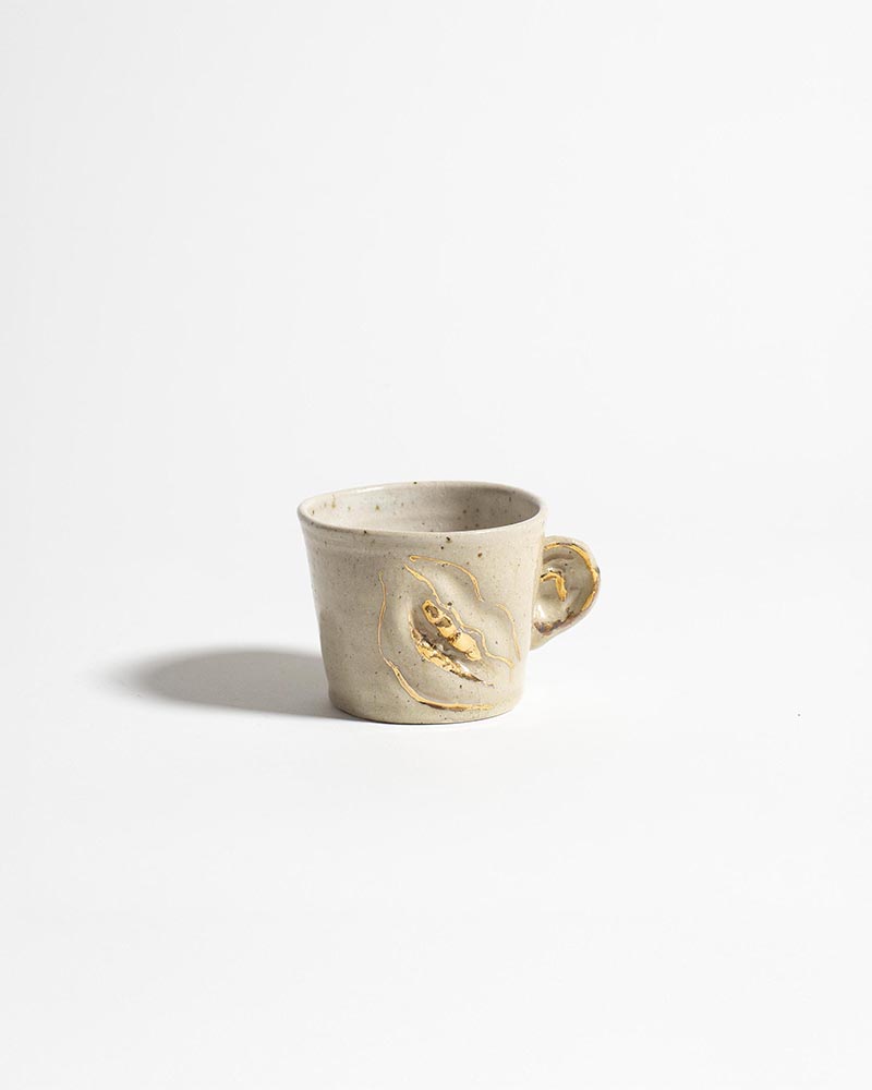 Akiko hirai "not i", samuel beckett mug in beige