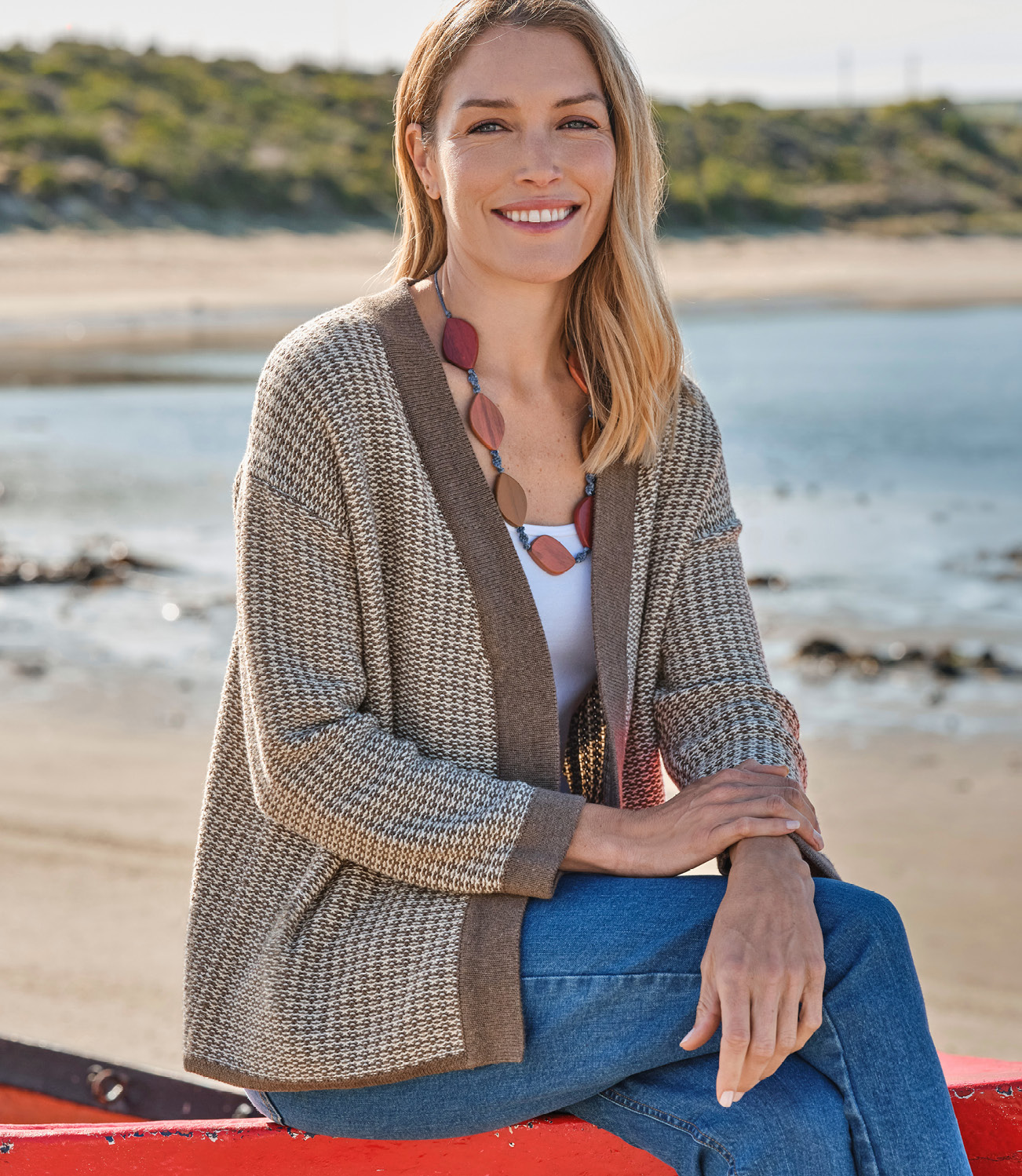 Texturierte, verschlusslose Strickjacke