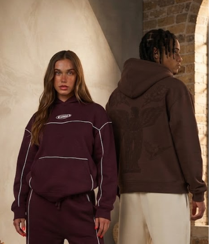 HOODIES & SWEATS