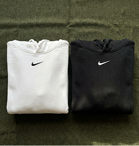 HOODIES & SWEATSHIRTS