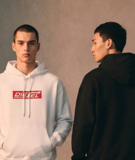 HOODIES & SWEATS