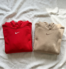 HOODIES & SWEATS
