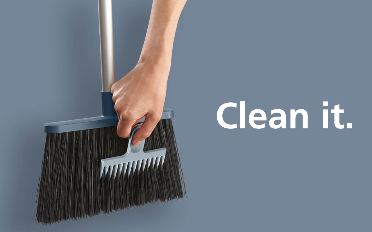 CleanStore Blue Wall-mounted Broom