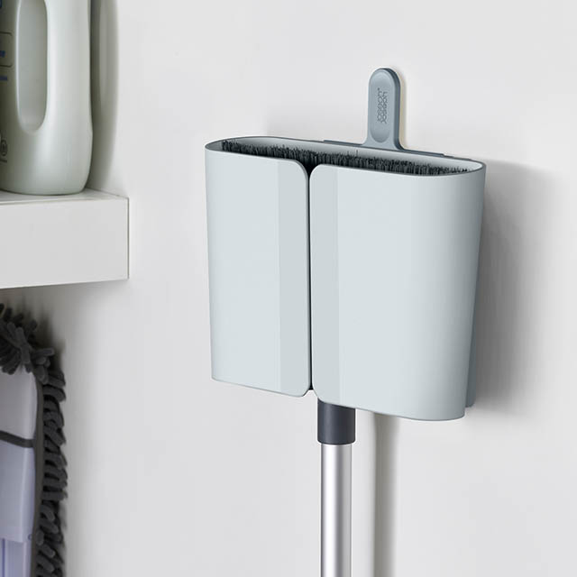 CleanStore Blue Wall-mounted Broom