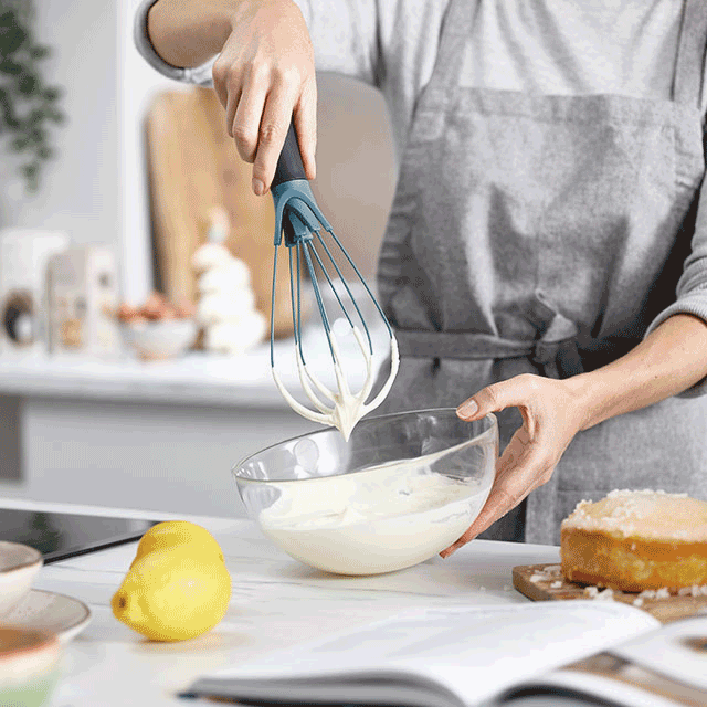 Twist™ 2-in-1 Blue Whisk