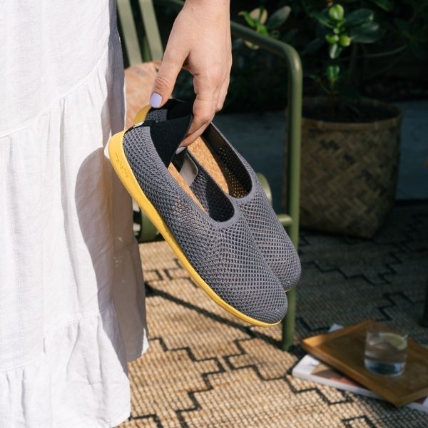 light grey x skane yellow