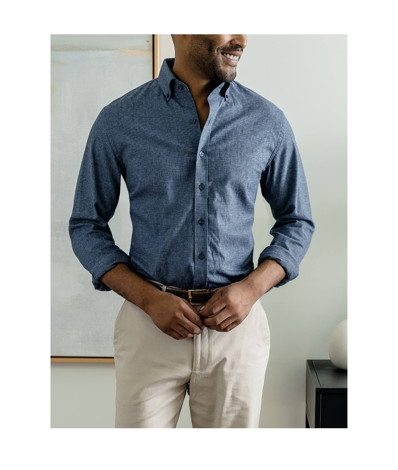 The Blue Houndstooth Conlon Dress Shirt on model